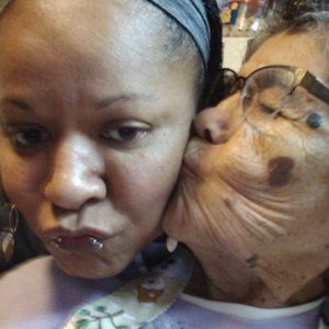 Meet your Posher, Lorraine